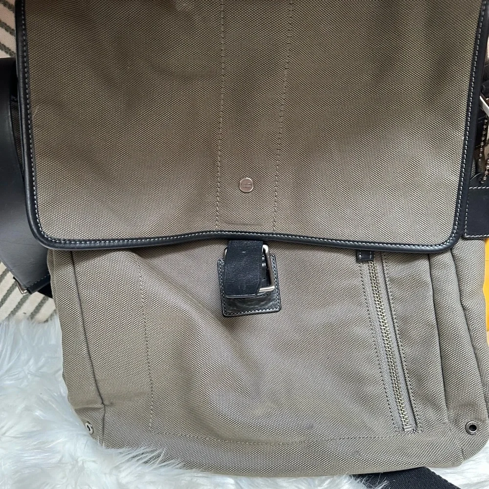 Coach Leatherware 5720 Canvas/Leather Messenger Crossbody Bag